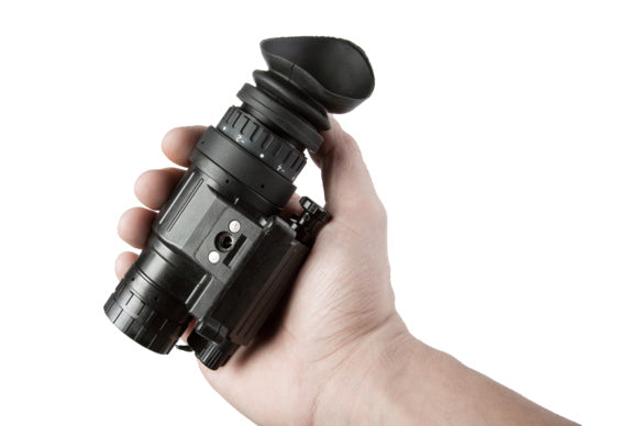 AGM PVS-14 HPW – Monokular Noktowizyjny Gen 2+ White Phosphor P45 (FOM 2000+)