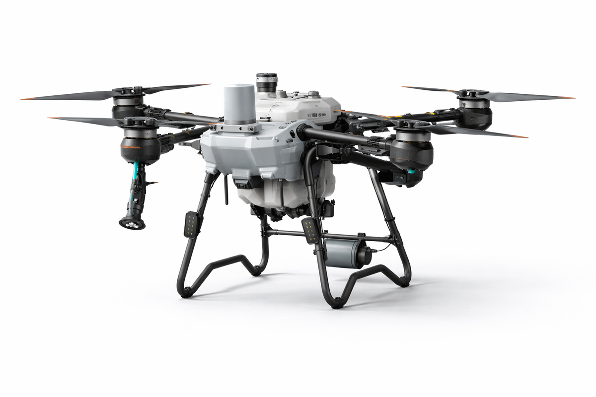 DJI AGRAS T25P – kompaktowy dron rolniczy do oprysku i rozsiewu